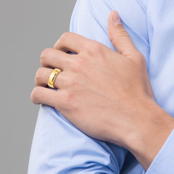 7MM Wedding Comfort Fit Ring in 14KT Yellow Gold. Size 5
