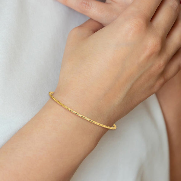 14KT Yellow Gold 2MM Diamond-cut Bangle Slip-On Bracelet