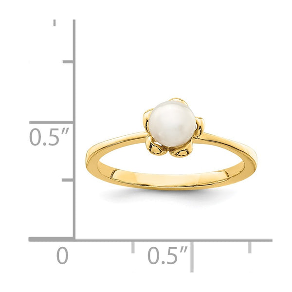 14KT Yellow Gold 4MM Pearl Childrens Flower Ring. Size 4