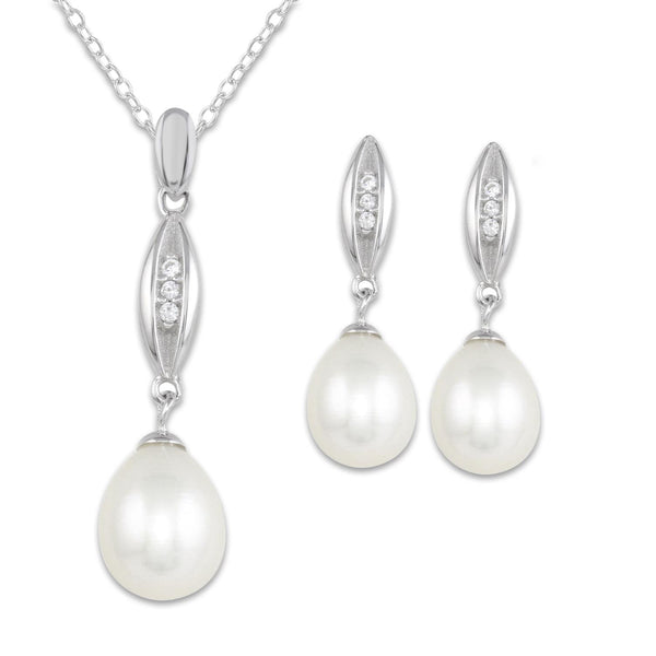 Round Pearl and Cubic Zirconia 18" Pendant in Sterling Silver